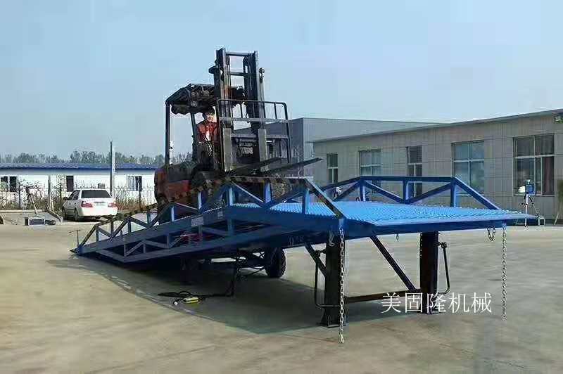 济宁移动式登车桥价格